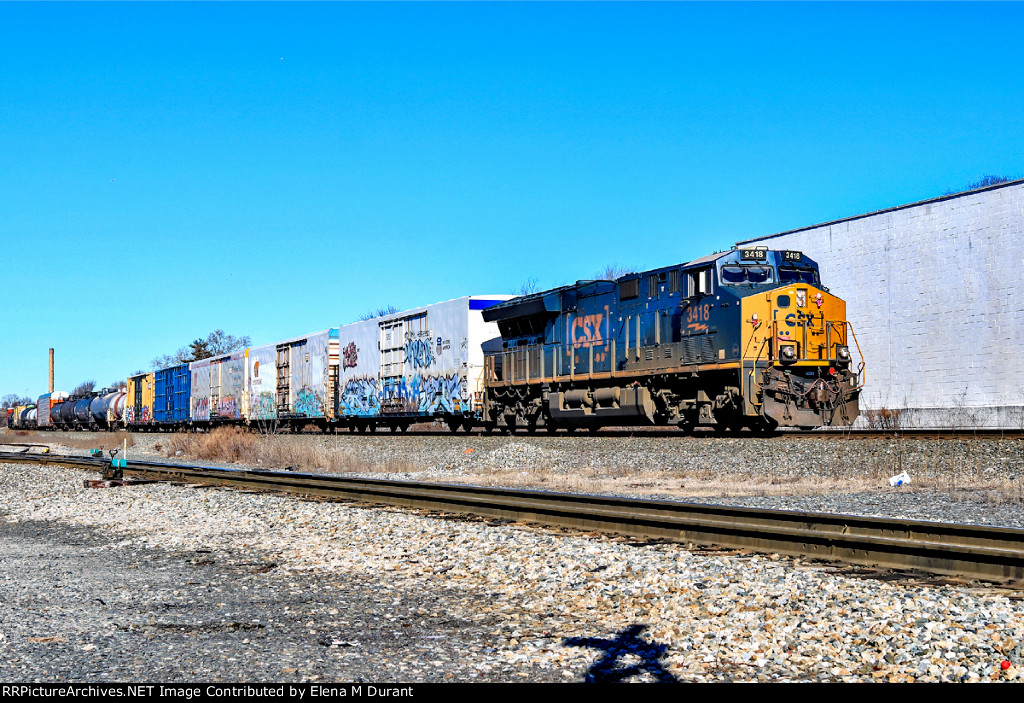 CSX 3418 on M-421